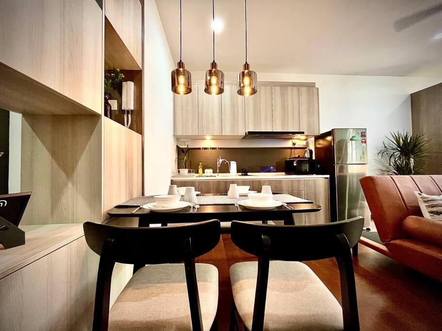 Premium Cozy Near Mid Valley Pangsapuri Kuala Lumpur