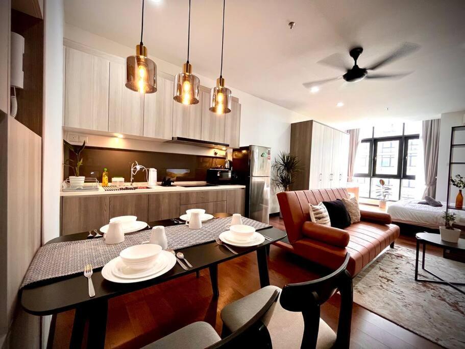Premium Cozy Near Mid Valley Pangsapuri